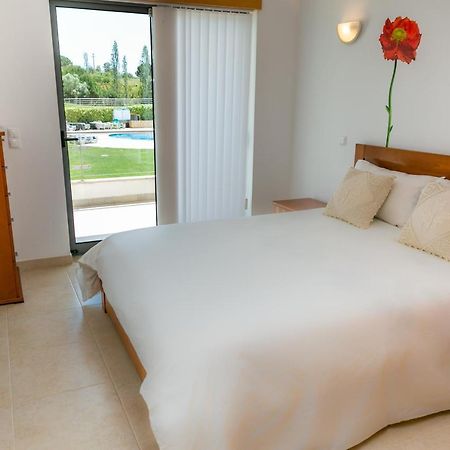 Sunny Villa Facing The Swimming Pool Fontainhas  外观 照片