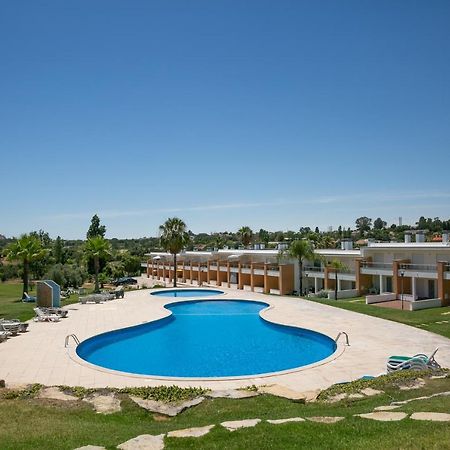 Sunny Villa Facing The Swimming Pool Fontainhas  外观 照片