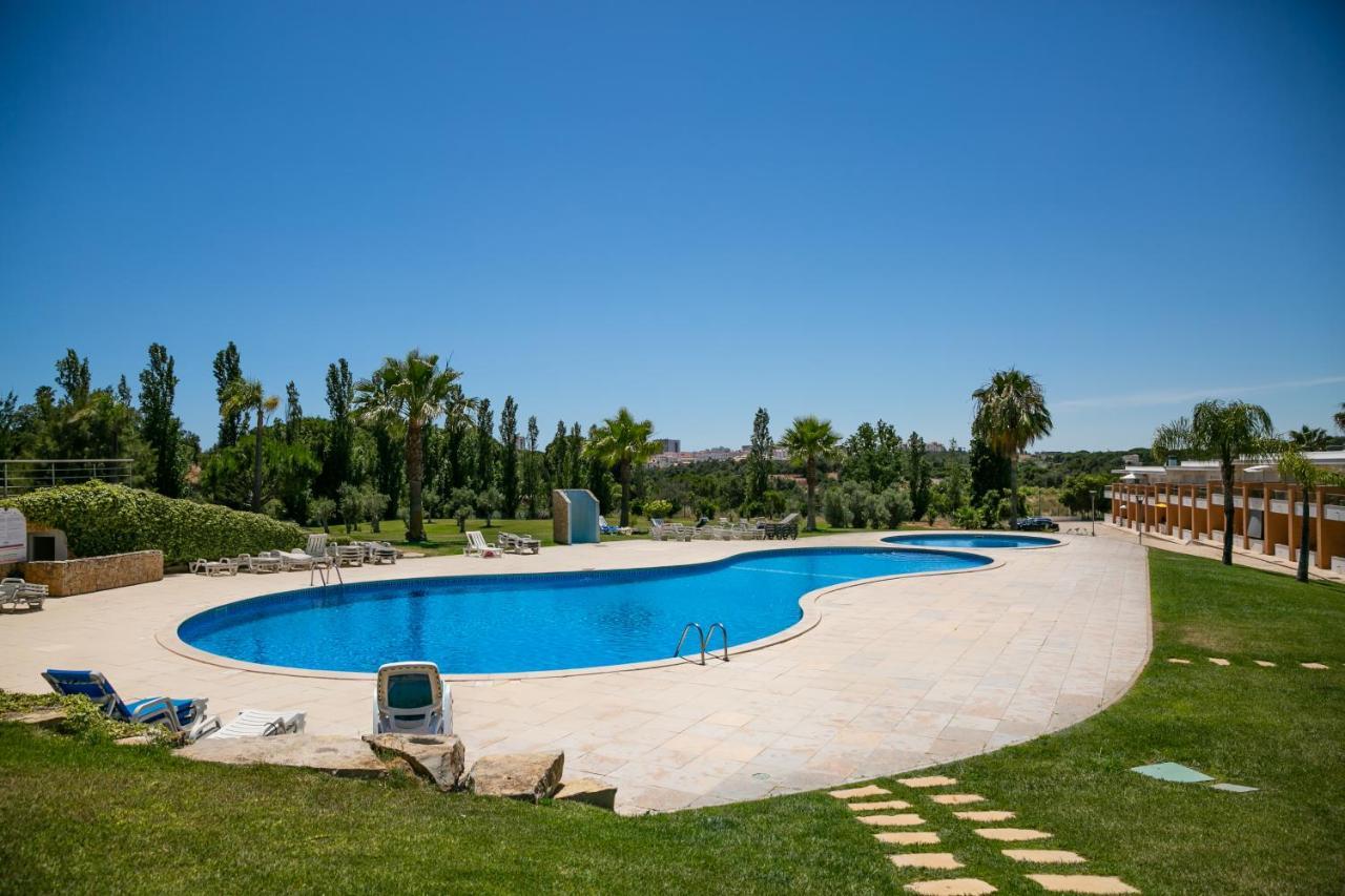 Sunny Villa Facing The Swimming Pool Fontainhas  外观 照片